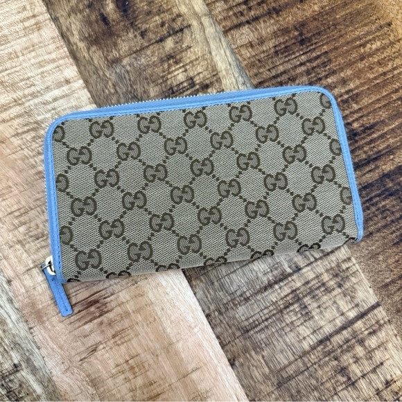 Gucci Handbags - Gucci GG Canvas Round Zipper Wallet Beige Blue